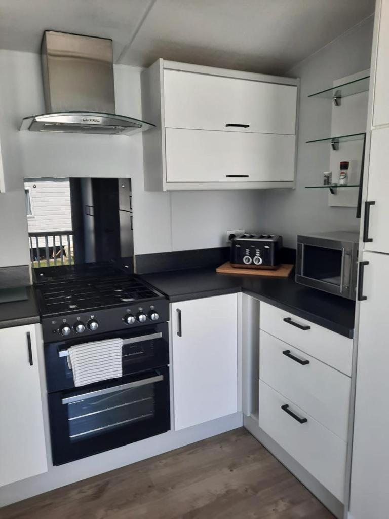 Kingfisher Quay Lodge Clacton-on-Sea Ngoại thất bức ảnh