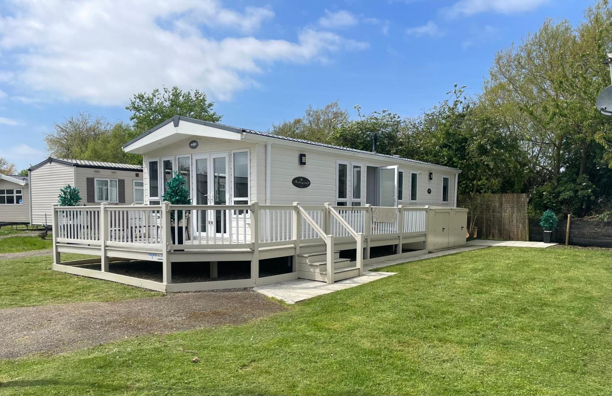 Kingfisher Quay Lodge Clacton-on-Sea Ngoại thất bức ảnh